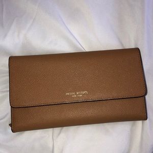 Henri Bendel wallet with phone pouch